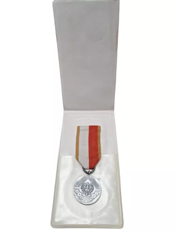 MEDAL WALKA PRACA SOCJALIZM 1944/1984 PRL