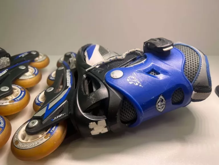 ROLKI BLADERUNNER ROZMIAR TWIST + KASK