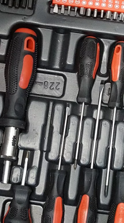 ZESTAW NARZĘDZI LEX 186 EL. WALIZKA