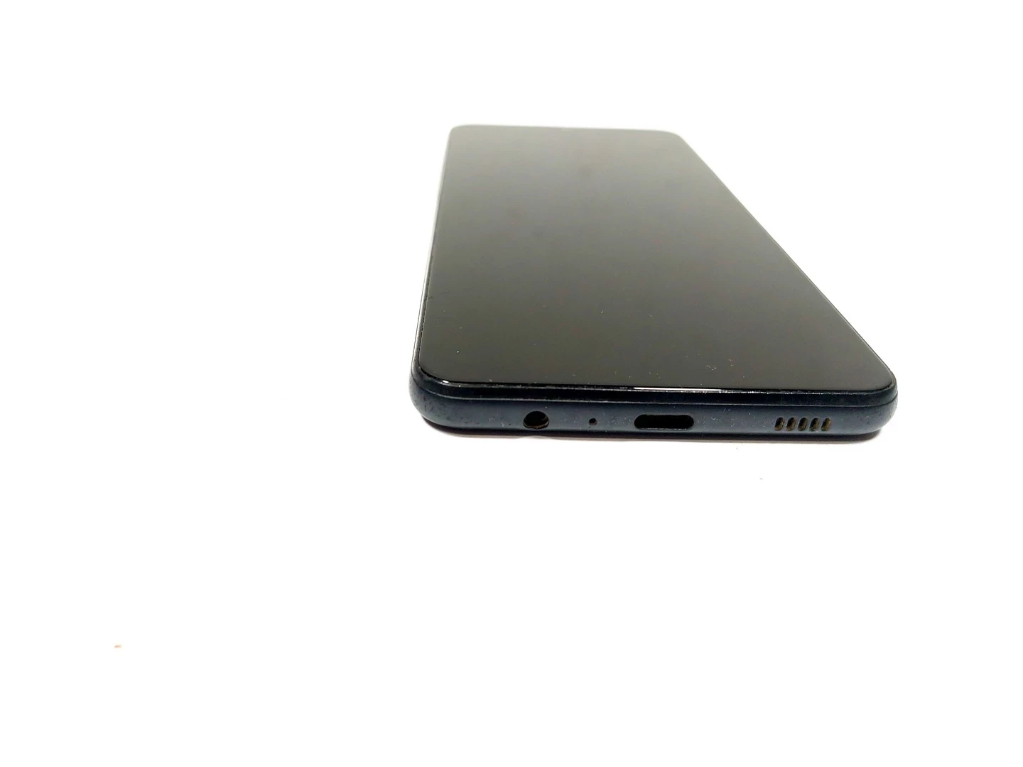 samsung-galaxy-a12-464gb-przekatna-ekranu-650