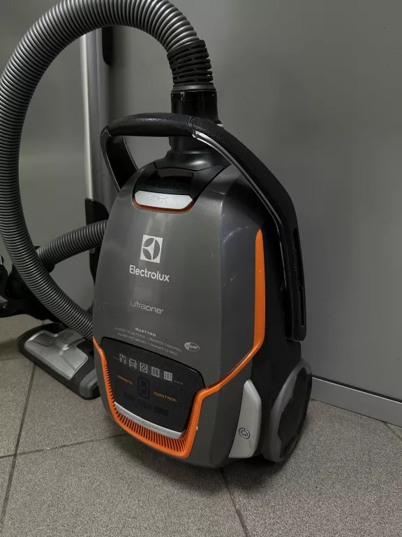 ODKURZACZ WORKOWY ELECTROLUX ULTRAONE ZUOQUATTRO 800 W 84 DB SIECIOWE