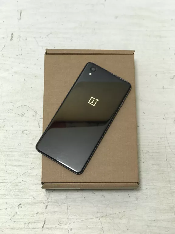 TELEFON ONE PLUS X / ONE E1003 3/16GB