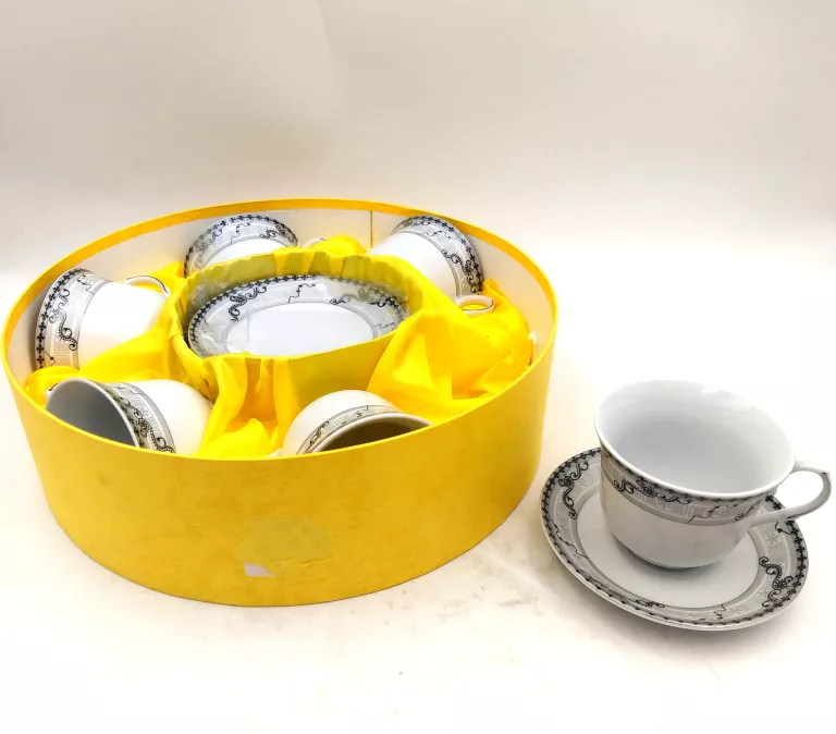 ZESTAW FILIŻANEK PORCELANA WZÓR