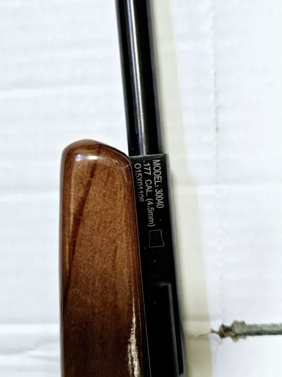 WIATRÓWKA CROSMAN SUMMIT NITRO PISTON 4,5MM Z LUNETA 3-9X40