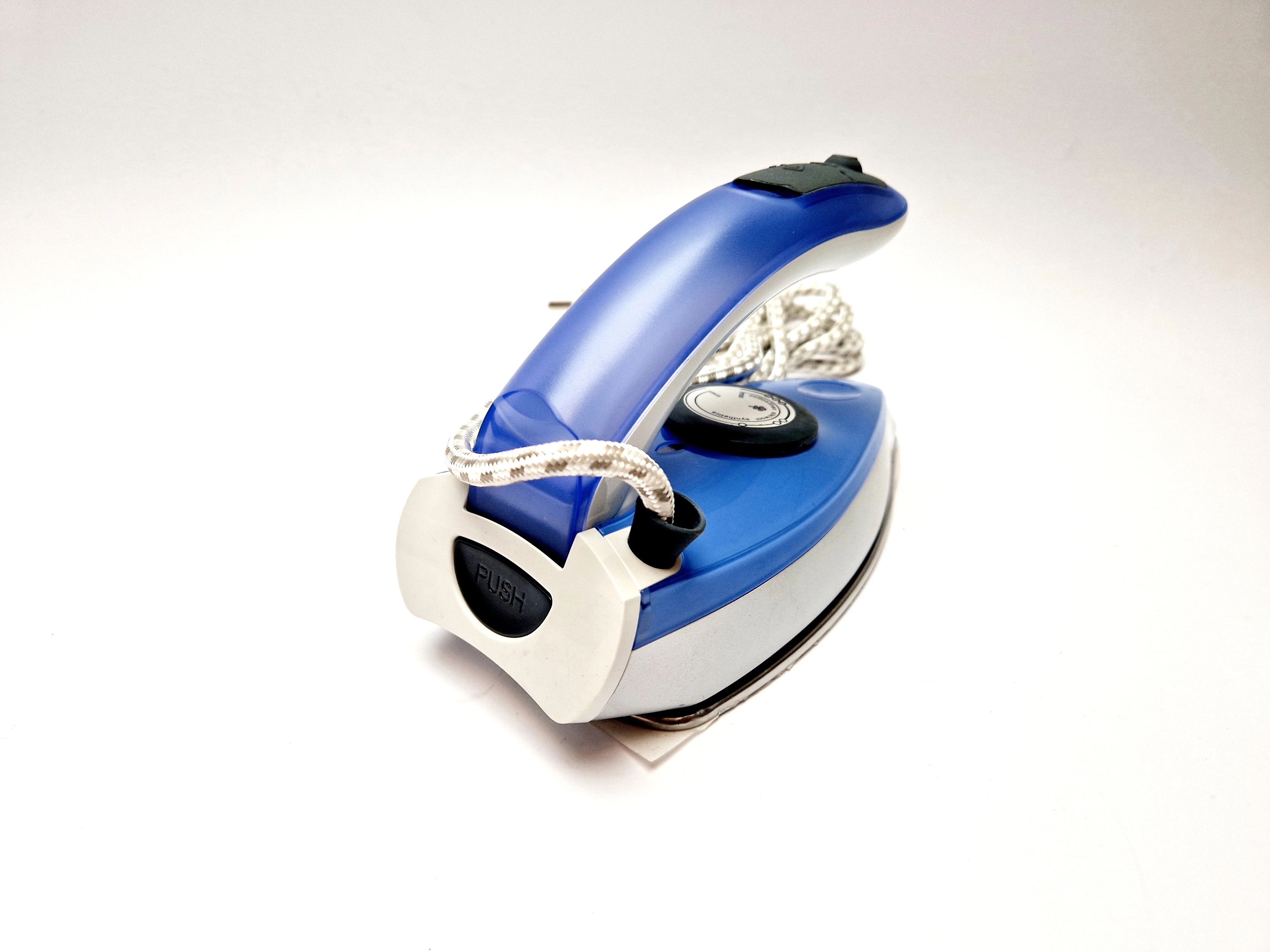 zelazko-turystyczne-clarus-moc-1