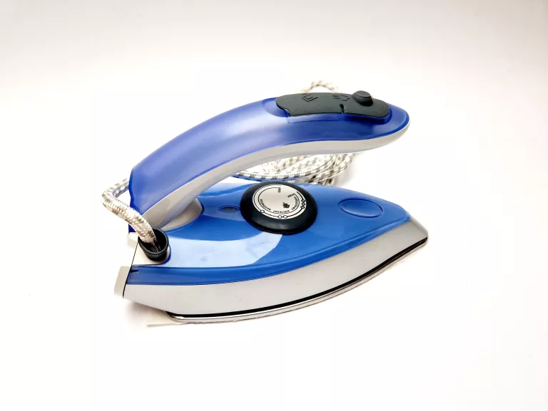 zelazko-turystyczne-clarus-kolor-dominujacy-129357-8