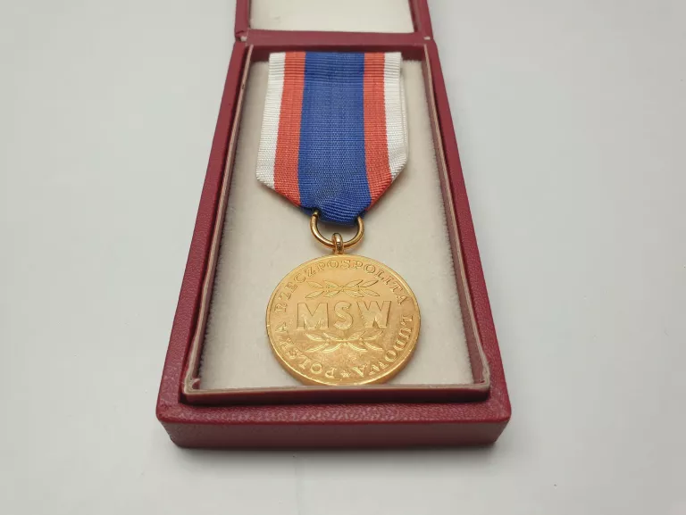 MEDAL MSW W SŁUŻBIE NARODU ZŁOTY