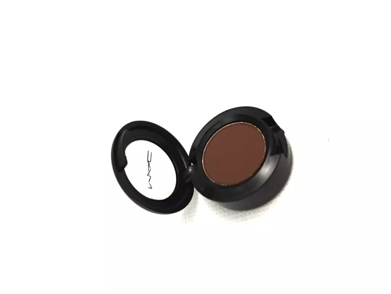 MAC CIEŃ DO POWIEK ESPRESSO MATTE