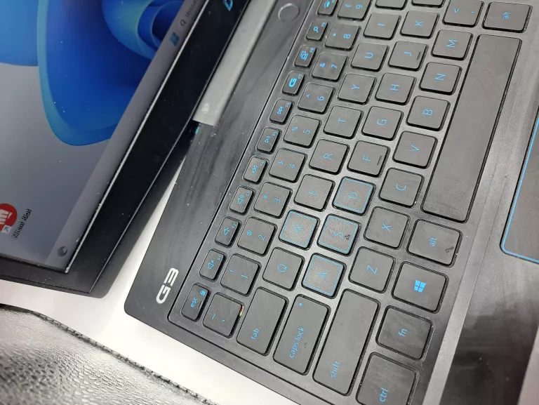 LAPTOP DELL G3 15 WIN 11 HOME 16 GB RAM SSD INTEL CORE I5 +ŁAD