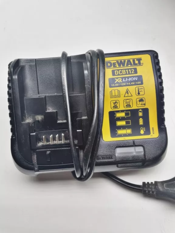 MŁOTOWIERTARKA DEWALT DCH 273 USZKODZONA