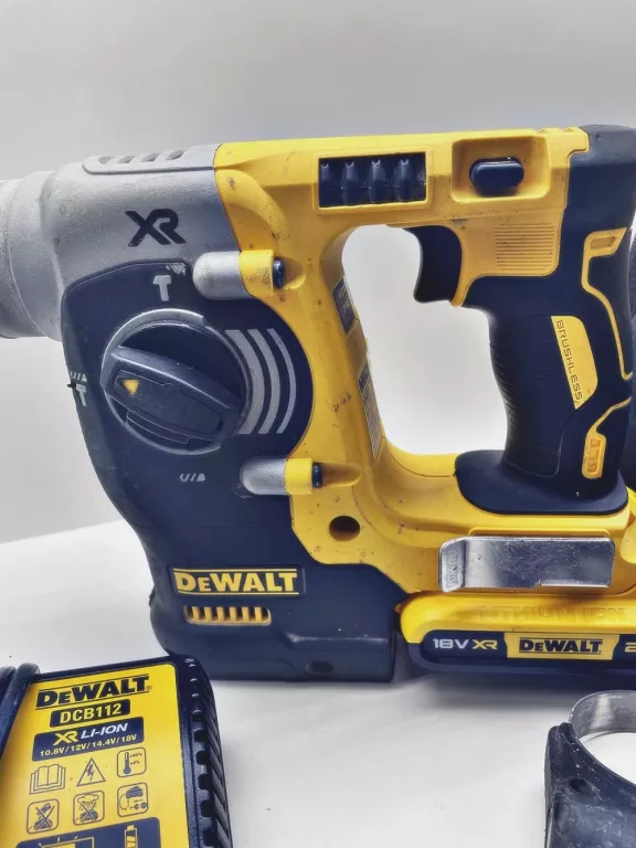 MŁOTOWIERTARKA DEWALT DCH 273 USZKODZONA