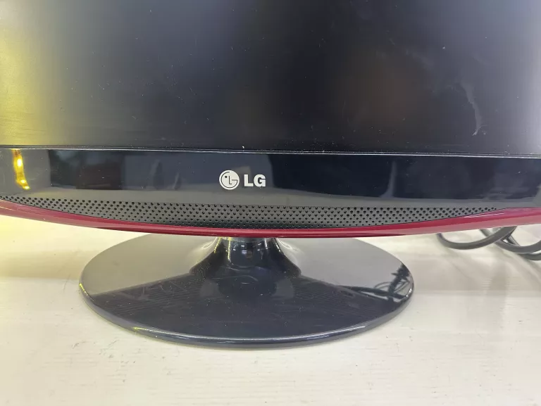 TELEWIZOR LCD LG M237WDP Z PILOTEM