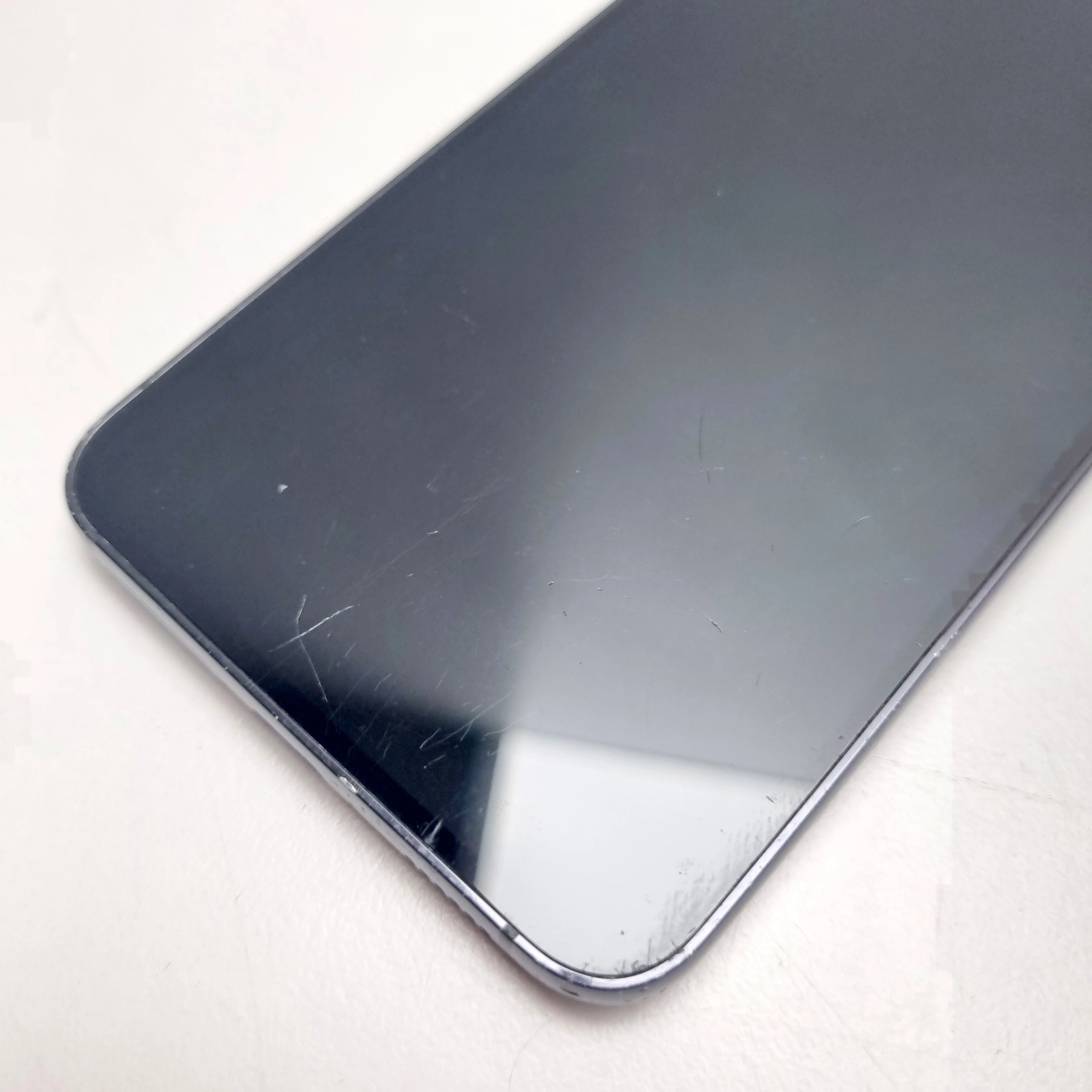 telefon-samsung-galaxy-s23-8128gb-opis-pojemnosc-akumulatora-3900