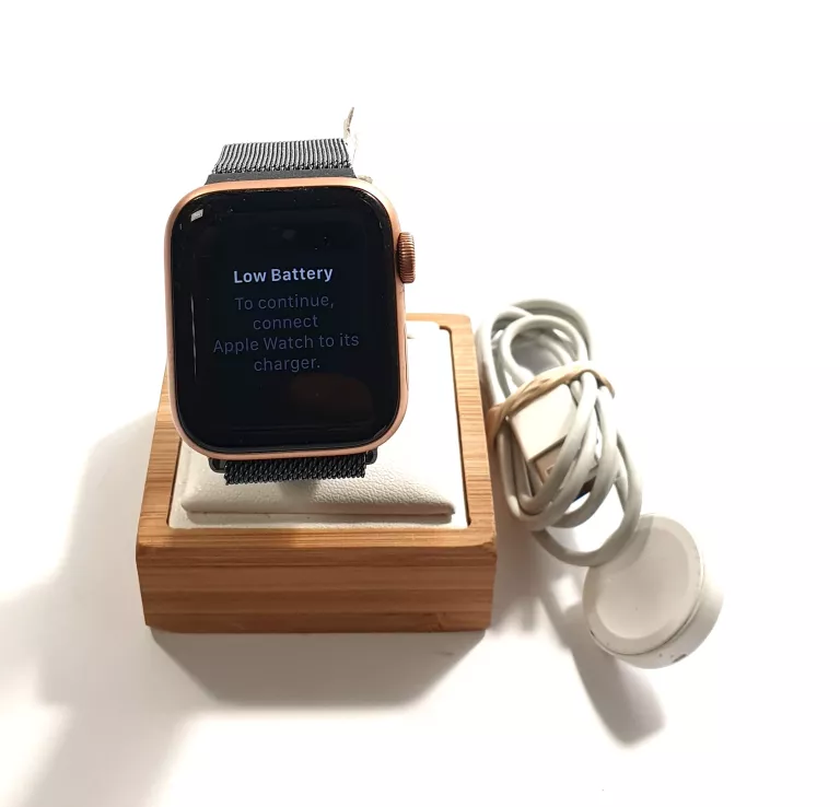 SMARTWATCH APPLE SE 44 ŁADOWARKA