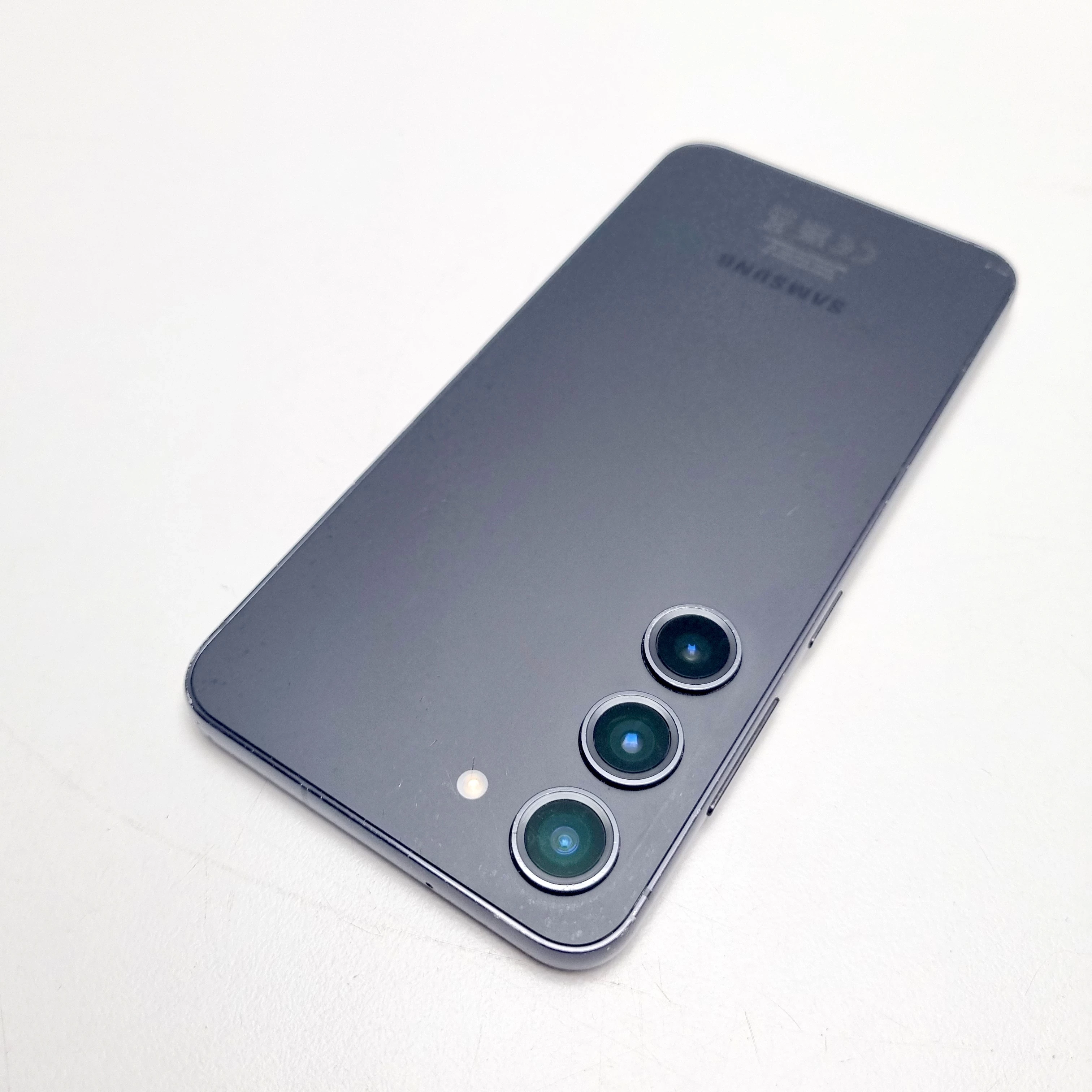 telefon-samsung-galaxy-s23-8128gb-opis-przekatna-ekranu-610