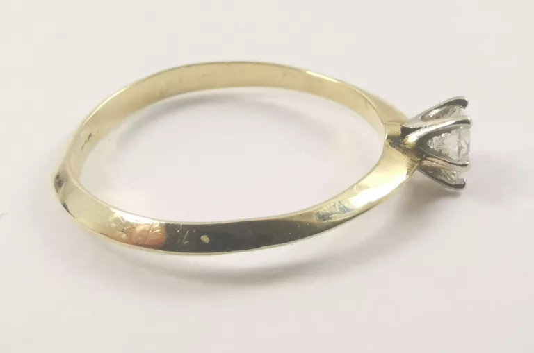 PIEKNY ZŁOTY PIERŚCIONEK 1,34G / 585 DIAMENT