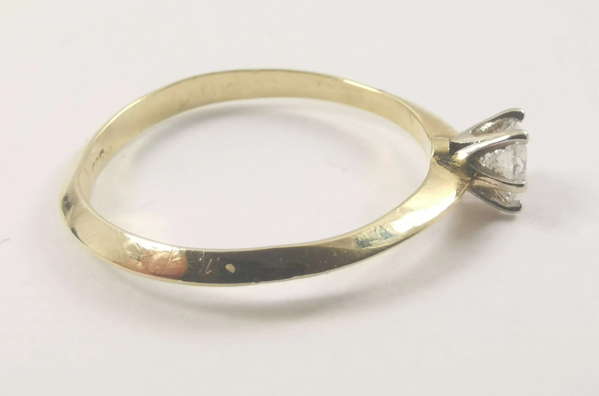 piekny-zloty-pierscionek-134g-585-diament-rodzaj-wyrob-jubilerski