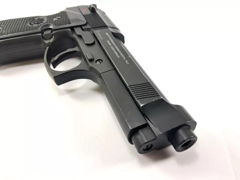 PISTOLET WIATRÓWKA PIETRO BERETTA UMAREX M92 FS CAL 4.5MM WALIZKA ZESTAW