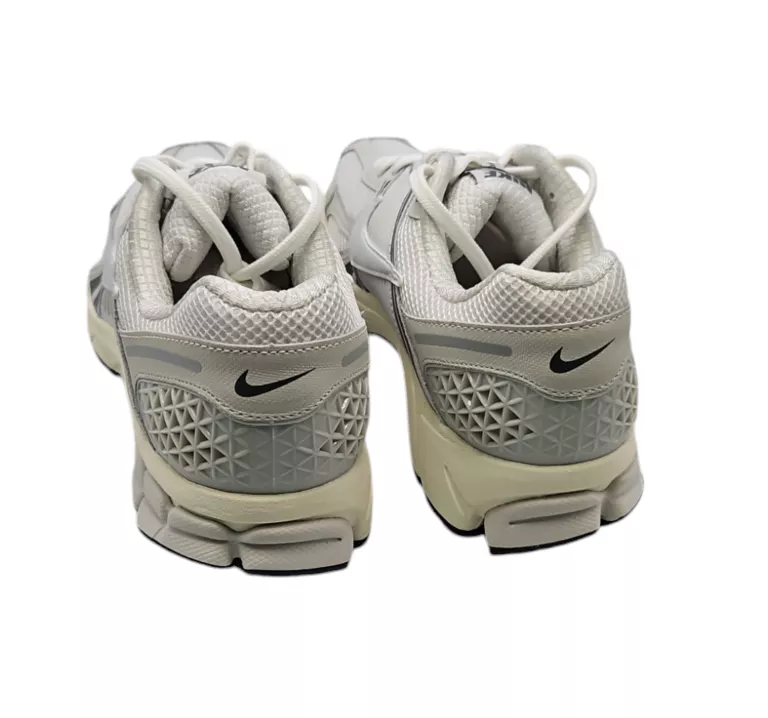 NIKE SPORTSWEAR VOMERO 5 UNISEX - SNEAKERSY NISKIE R-42,5