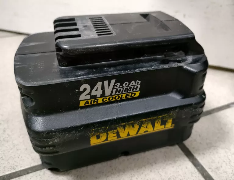 MŁOTOWIERTARKA DEWALT DW005 2 BAT ŁAD