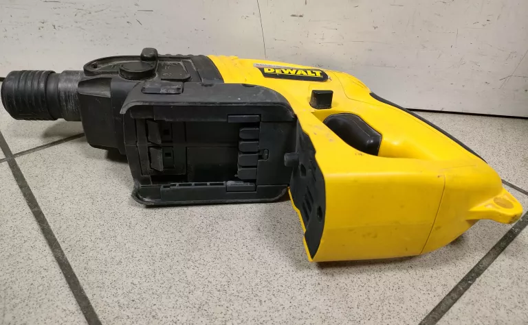 MŁOTOWIERTARKA DEWALT DW005 2 BAT ŁAD