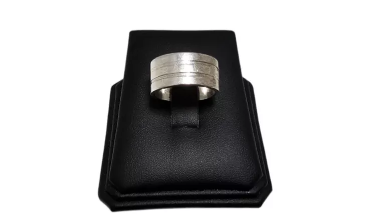 ŚLICZNA SREBRNA OBRĄCZKA 9,27 G R: 18