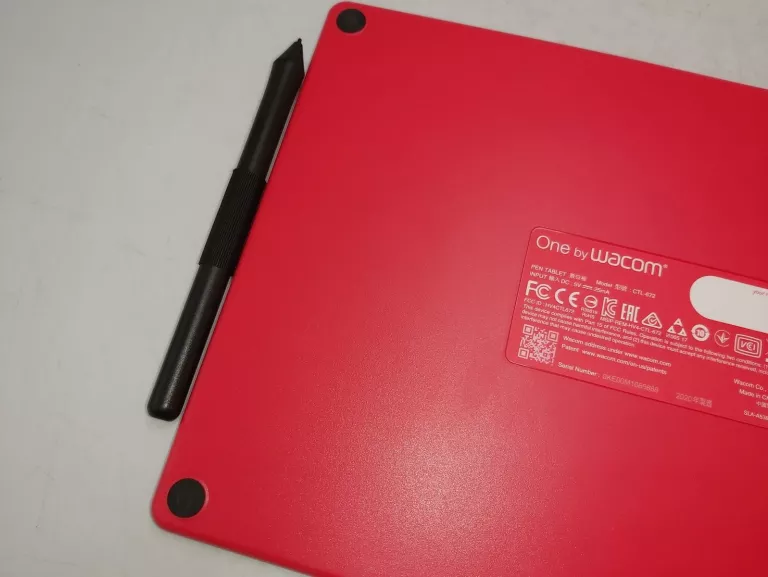TABLET GRAFICZNY WACOM ONE S + RYSIK