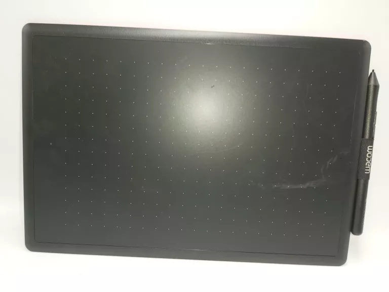 TABLET GRAFICZNY WACOM ONE S + RYSIK