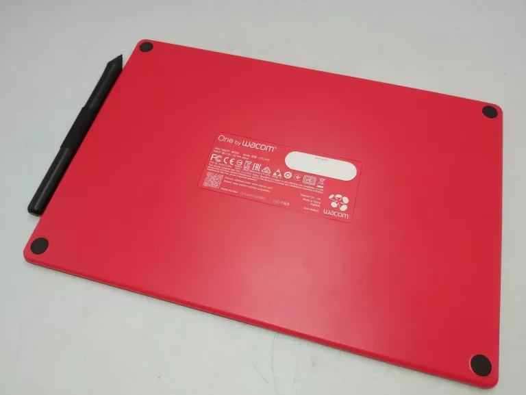 TABLET GRAFICZNY WACOM ONE S + RYSIK