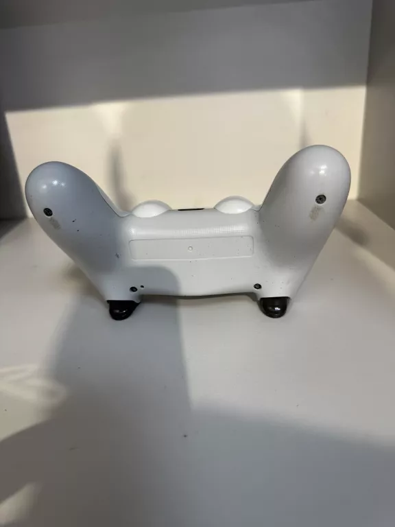 KONSOLA PS4 PRO 1TB (MODEL: CUH 7216B) /JEDEN PAD / K. ZAS. K. HDMI