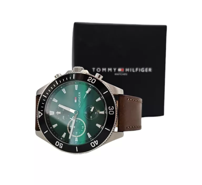 ZEGAREK TOMMY HILFIGER LARSON - MĘSKI TH.440.1,27.3173