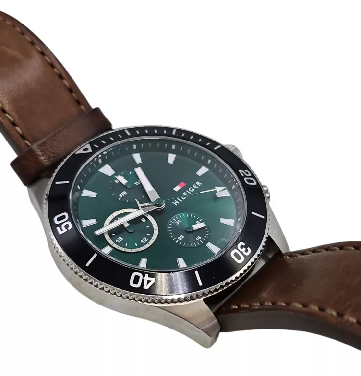 ZEGAREK TOMMY HILFIGER LARSON - MĘSKI TH.440.1,27.3173
