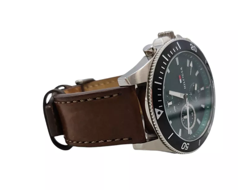 ZEGAREK TOMMY HILFIGER LARSON - MĘSKI TH.440.1,27.3173