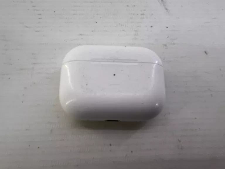 apple-sluchawki-airpods-pro-2-generacji-marka-203745-217957