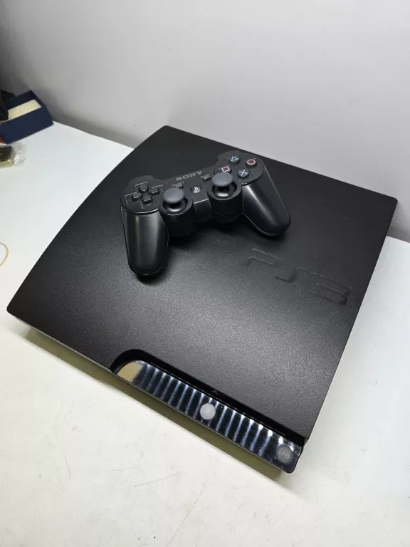 KONSOLA PLAYSTATION 3 CECH-3004B 698 GB + PAD