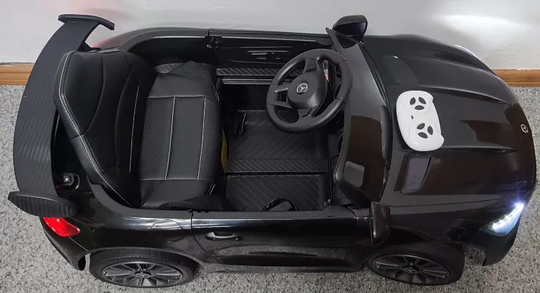 AUTO NA AKUMULATOR MERCEDES GTR-S