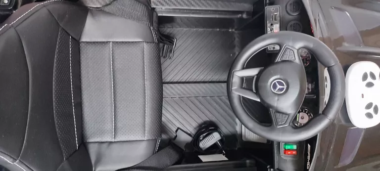 AUTO NA AKUMULATOR MERCEDES GTR-S