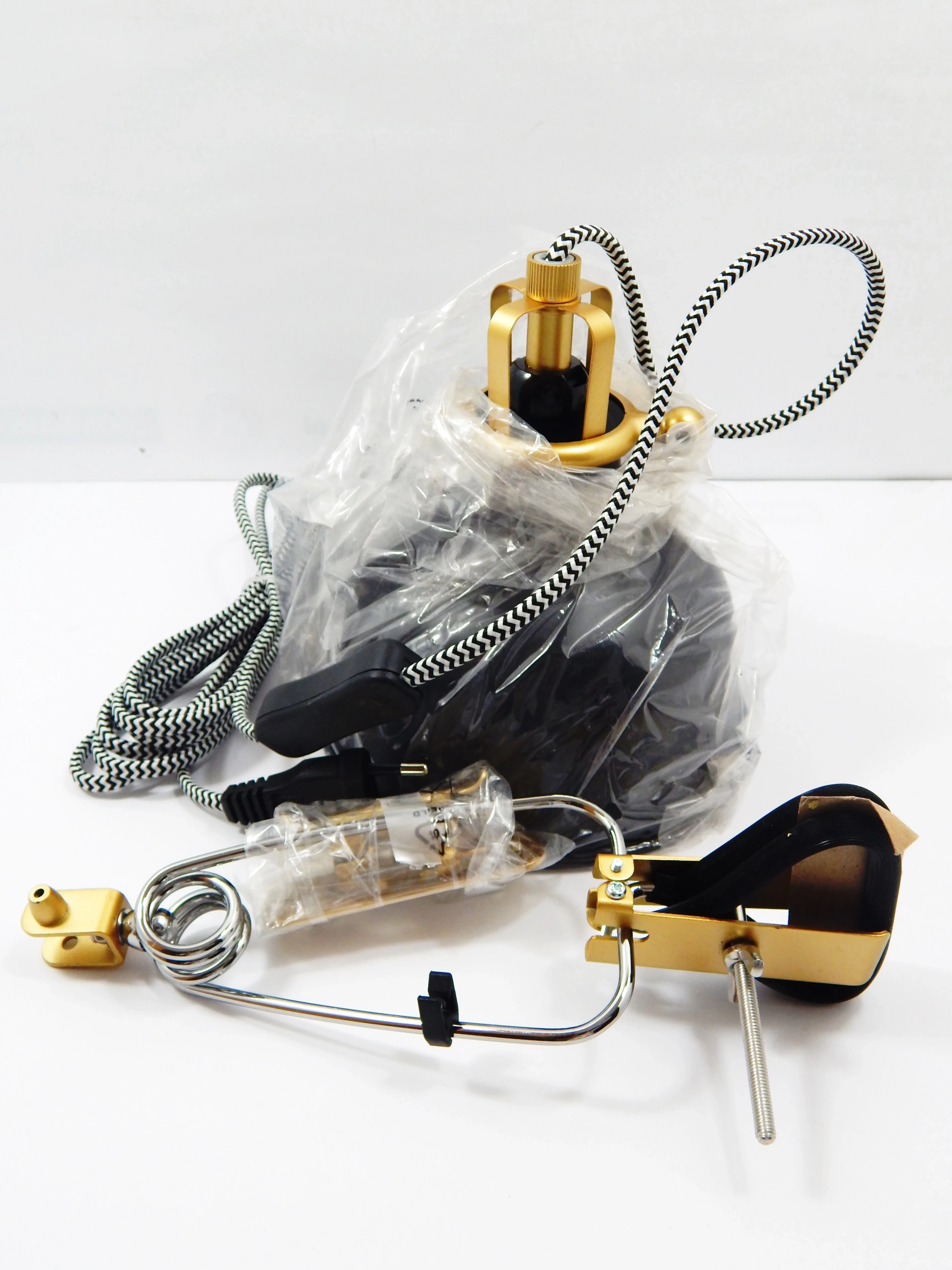 ikea-ranarp-reflektor-z-klamra-scienny-czarny-ean-gtin-3415415081334