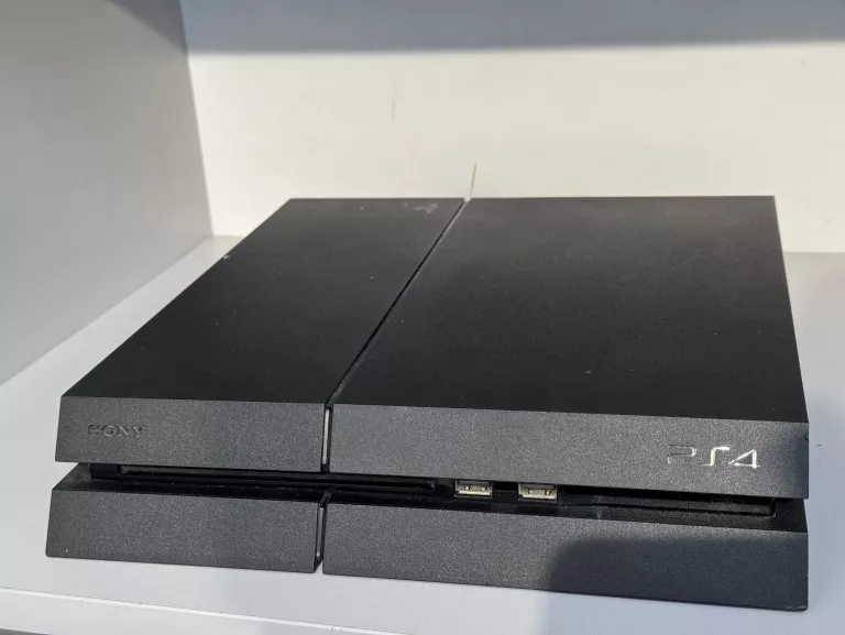 KONSOLA PS4 500GB (MODEL: CUH-1216A) + PAD + KABEL ZASILAJĄCY