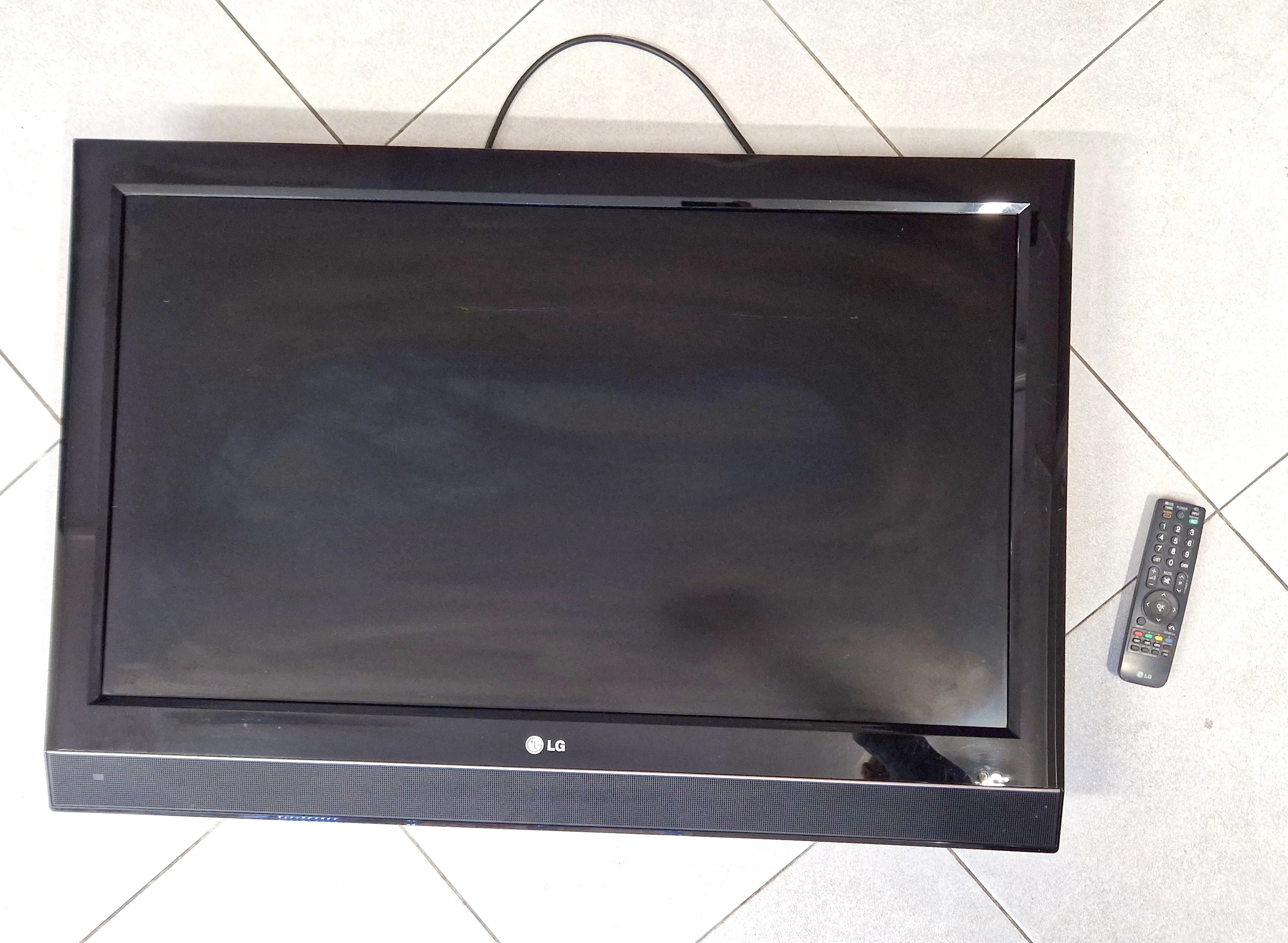 telewizor-lg-37lc51-lcd-37-cali-pilot-opis-emilii-gierczak-35-szczecin-rs