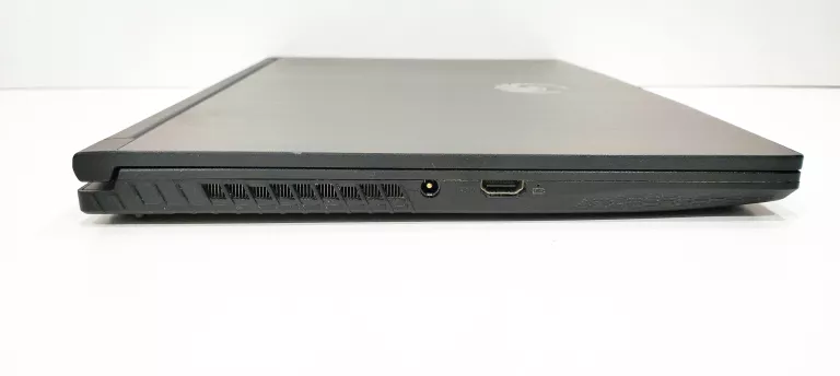 LAPTOP MSI BRAVO 15 15,6 " AMD RYZEN 5 8 GB / 512 GB