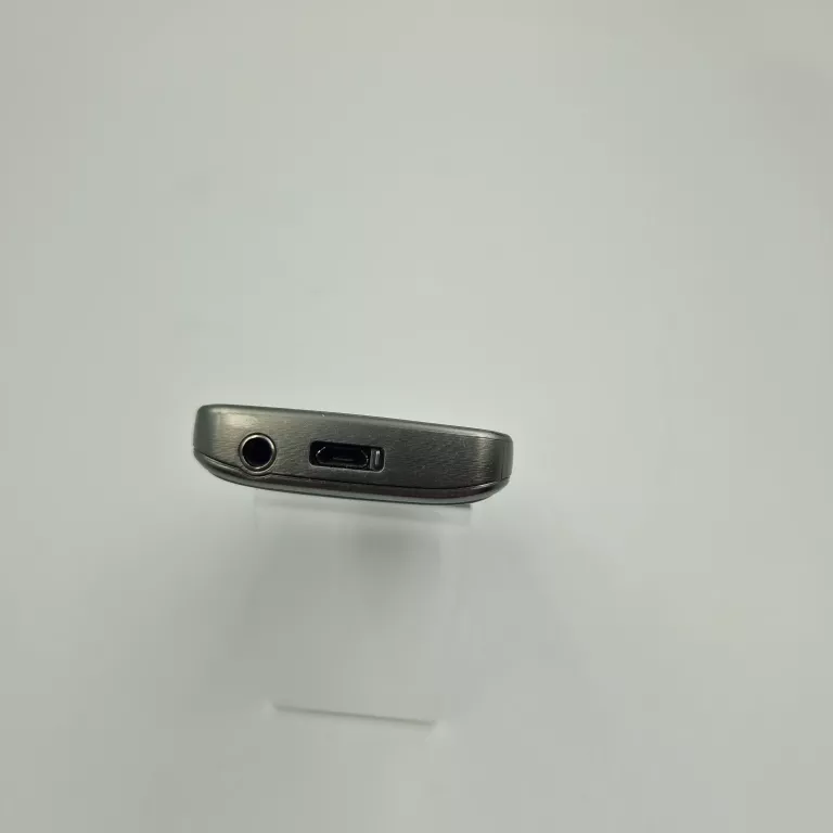 TELEFON SAMSUNG GT-S5610 BEZ SIMLOCKA