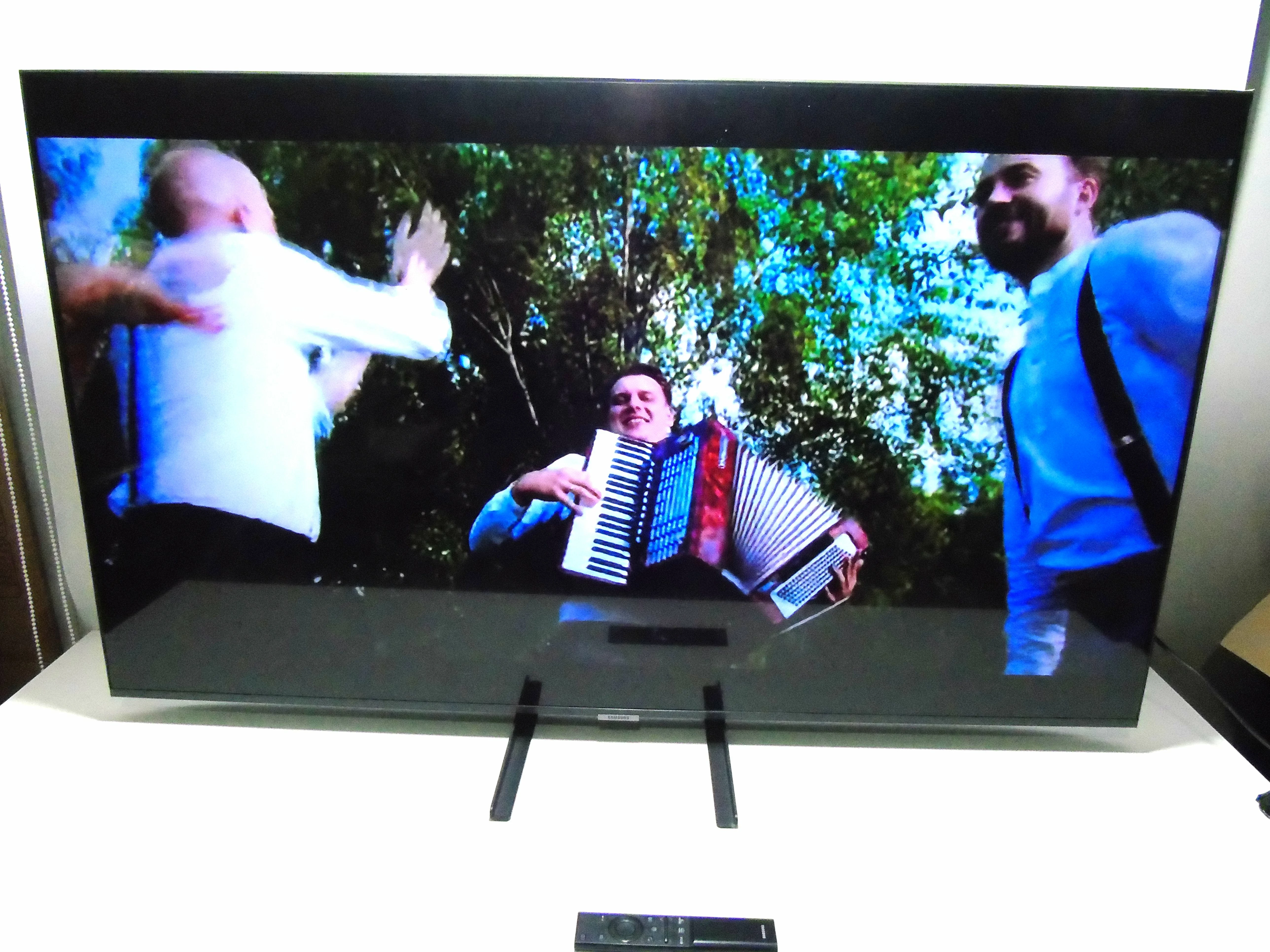 telewizor-samsung-ue50au7192u-pilot-typ-telewizora-211486-250142