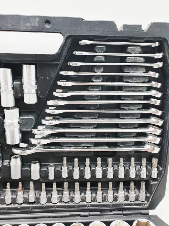 yato-216-el-zestaw-komplet-kluczy-narzedzia-grzechotki-nasadki-yt-38841-kod-producenta-yt-3884