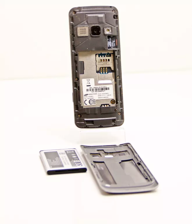 TELEFON SAMSUNG GT-S5610