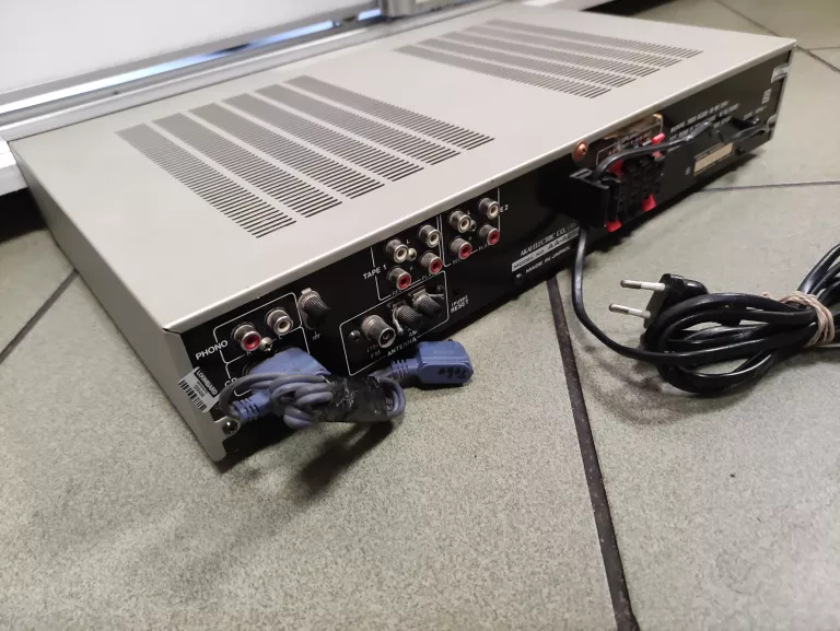 AMPLITUNER AKAI AA-A25L