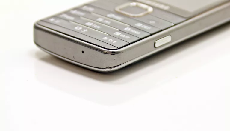 TELEFON SAMSUNG GT-S5610