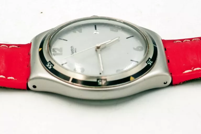 ZEGAREK SWATCH IRONY BIG CLASSIC ASPHALTISE Z CZERWONYM PASKIEM