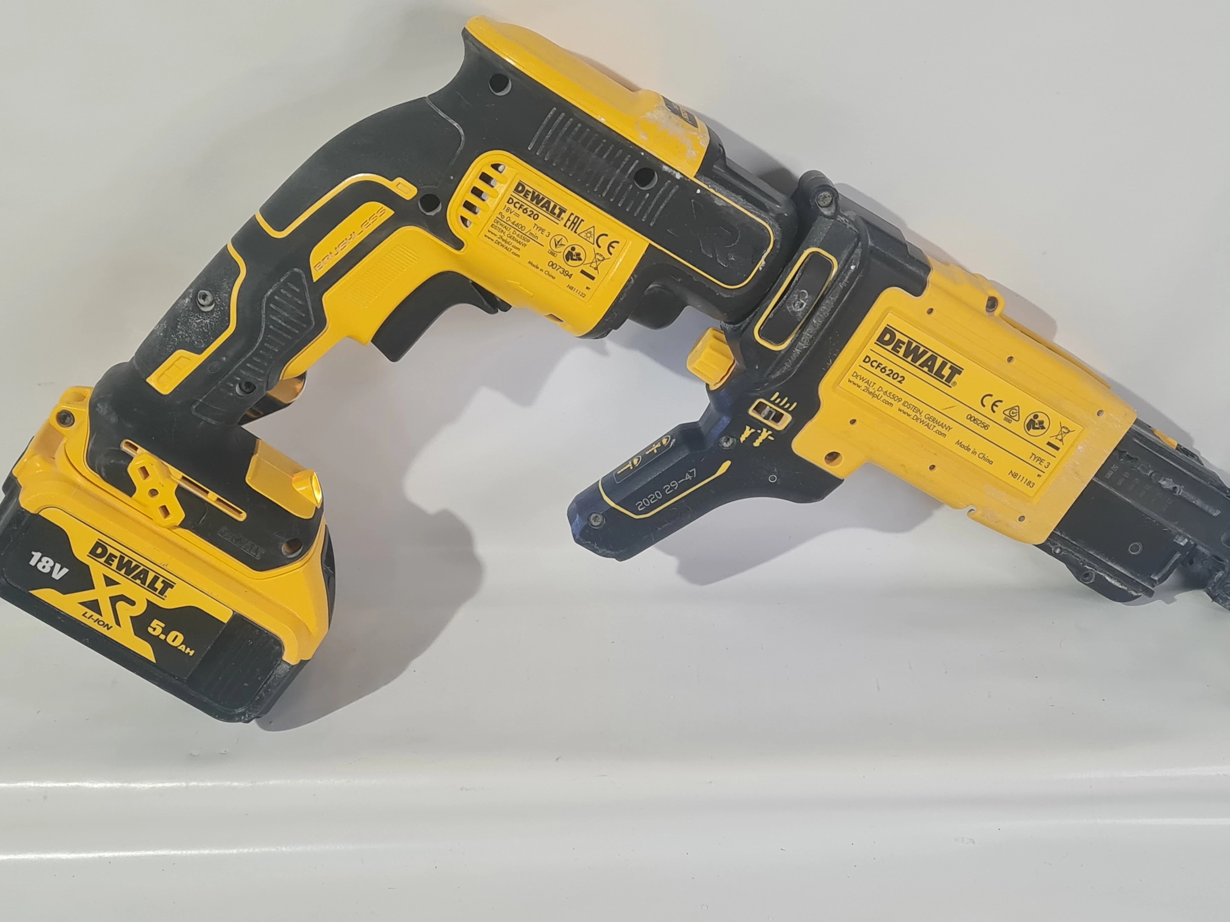 dewalt-wkretarka-do-plyt-g-k-dcf620-18v-magazynek-dcf6202-zestaw-z-aku-zasilanie-209202-1769478