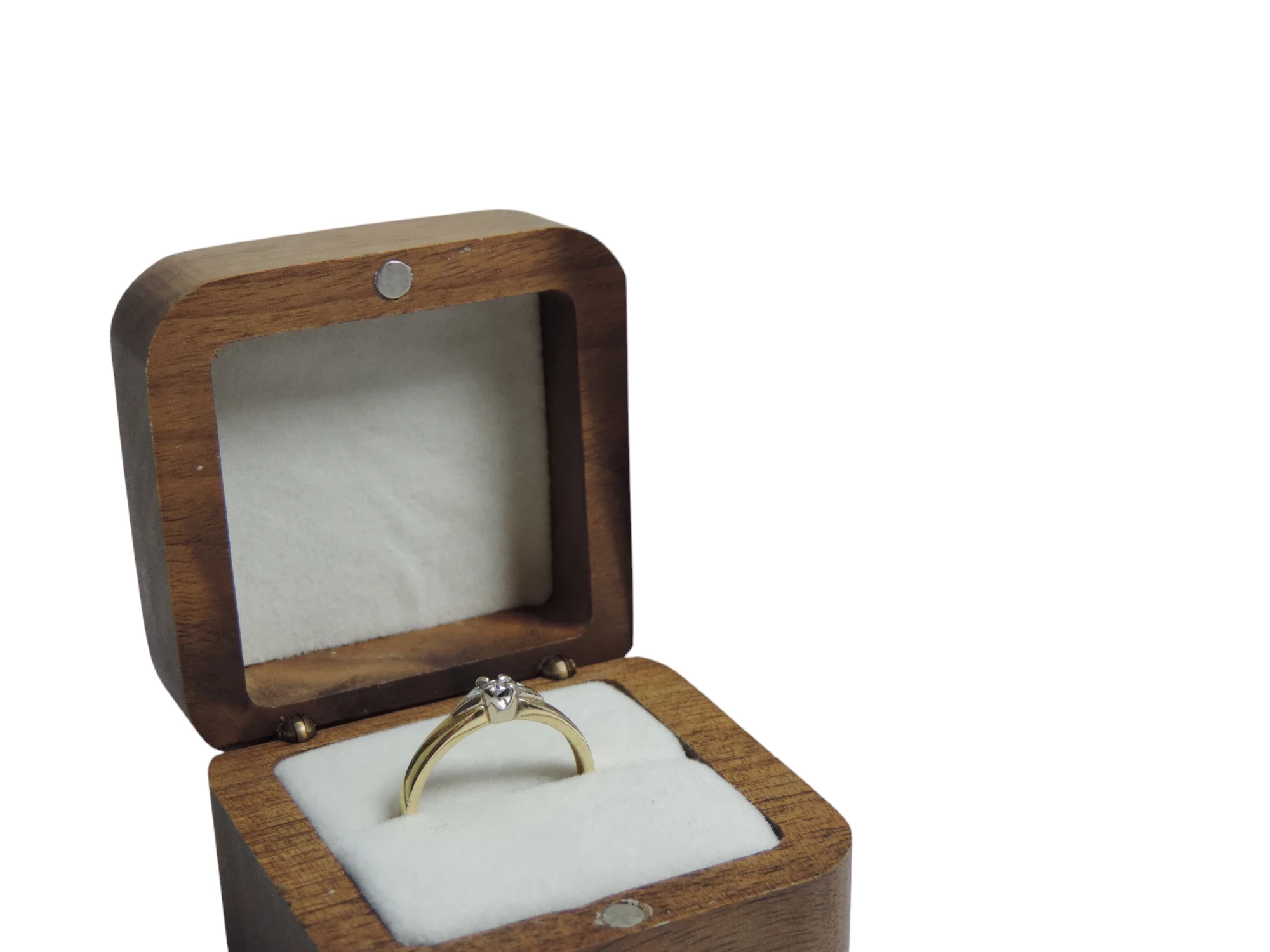 piekny-zloty-pierscionek-z-certyfikatem-585-247g-pomorska-3d-wejherowo-harbor